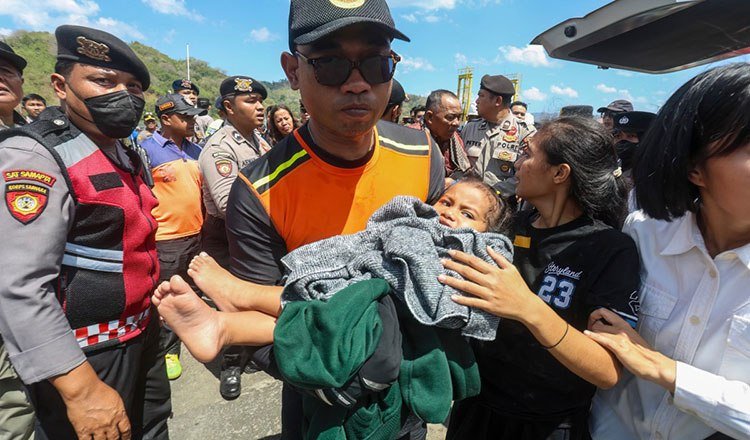 印尼巴厘岛海域渡轮火灾 造成1死5人失踪