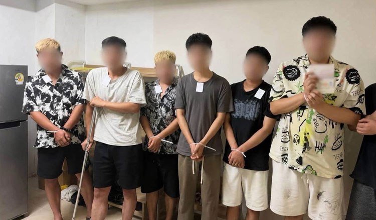 西港警方突击清查非法居留 25名外籍人员被捕