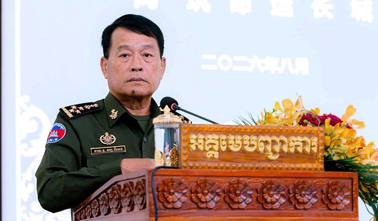 柬埔寨皇家空军司令强调军队现代化依赖高质量人才