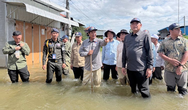 官金视察磅湛省灾情 湄公河水位持续上涨