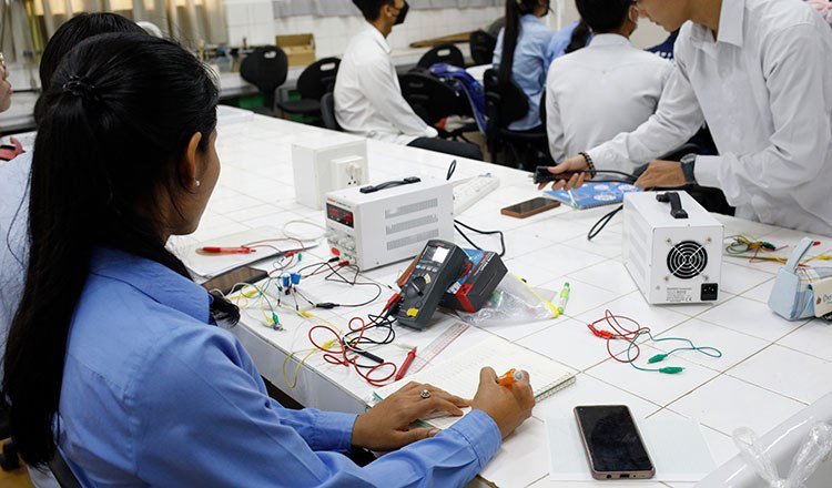 教育部2026学年起推行职业路径规划 覆盖中等及技术教育
