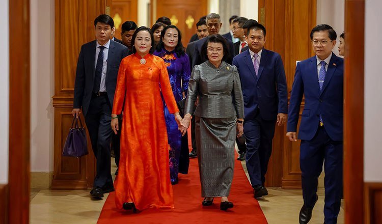 柬越双边贸易目标定为200亿美元 双方加强议会合作