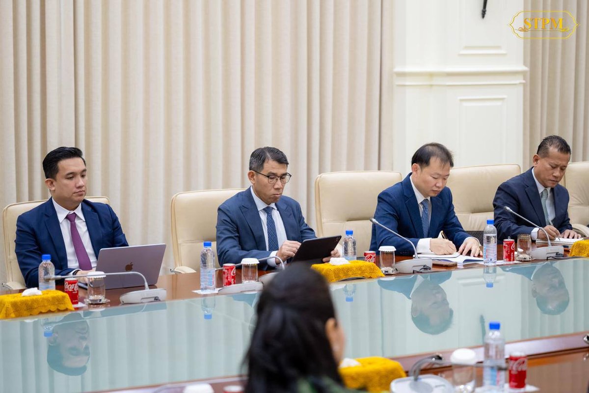 洪玛奈会见美国柬埔寨商会代表团探讨经贸
