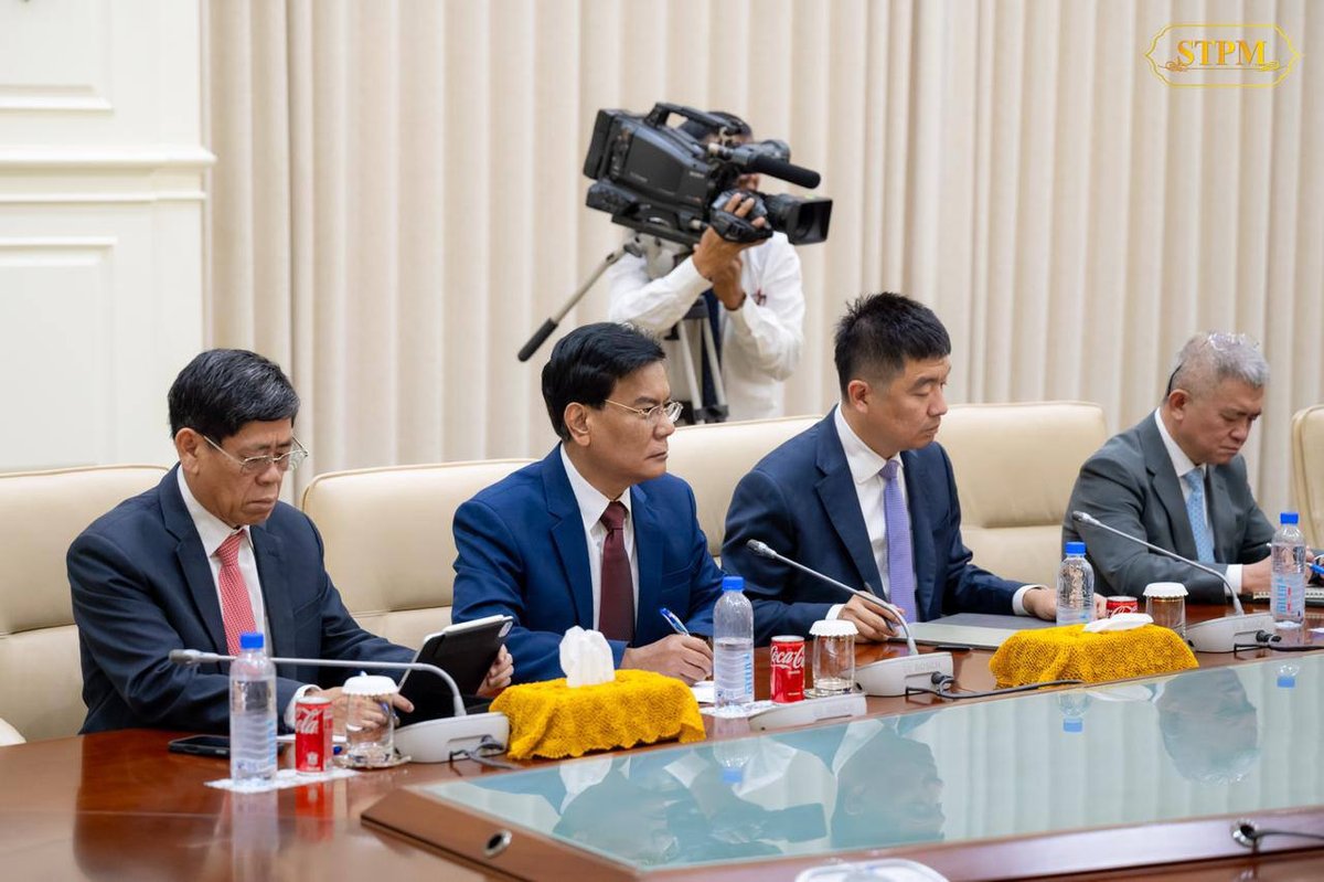 洪玛奈会见美国柬埔寨商会代表团探讨经贸