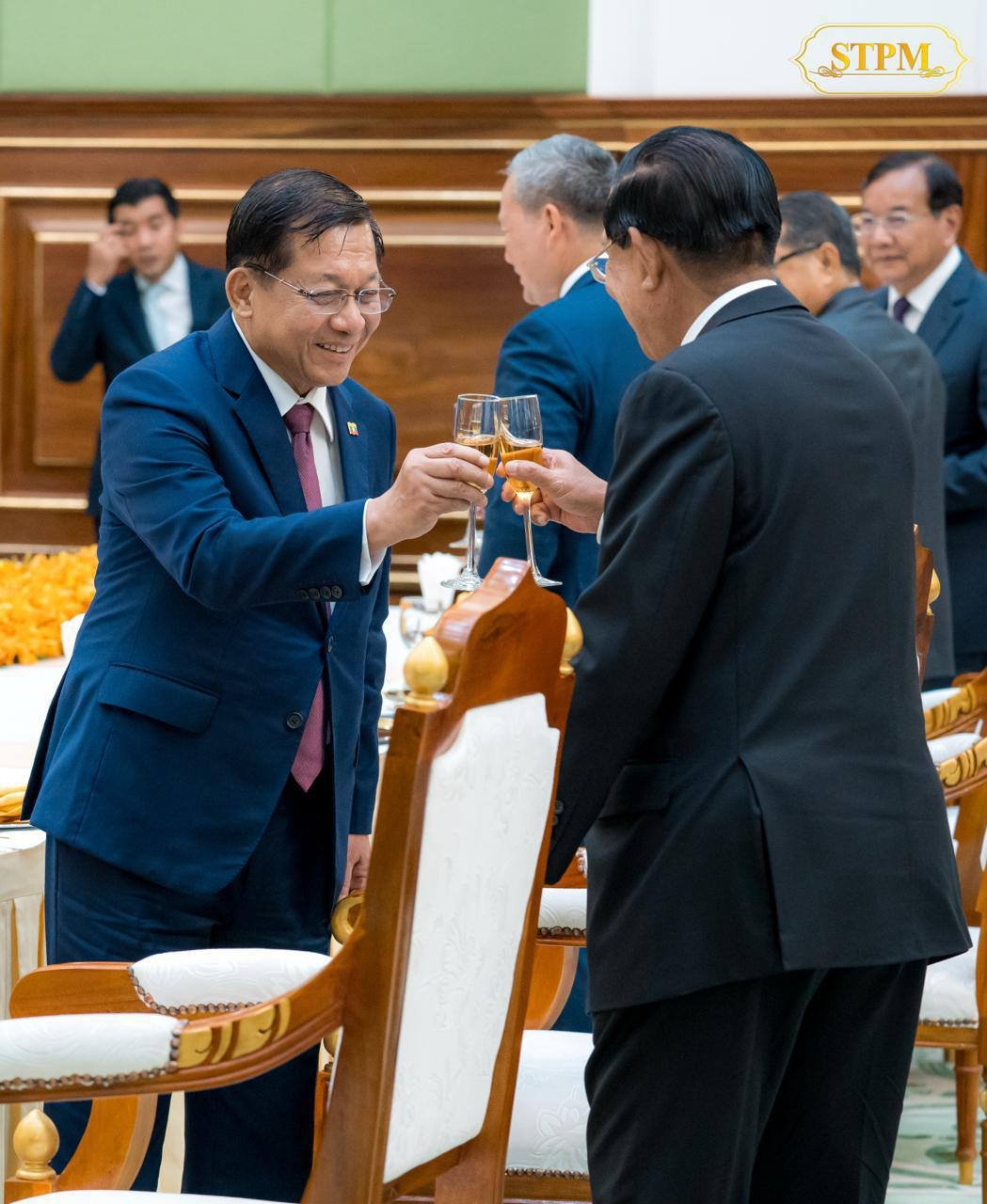 洪森与洪玛奈在金边设国宴欢迎缅甸领导人