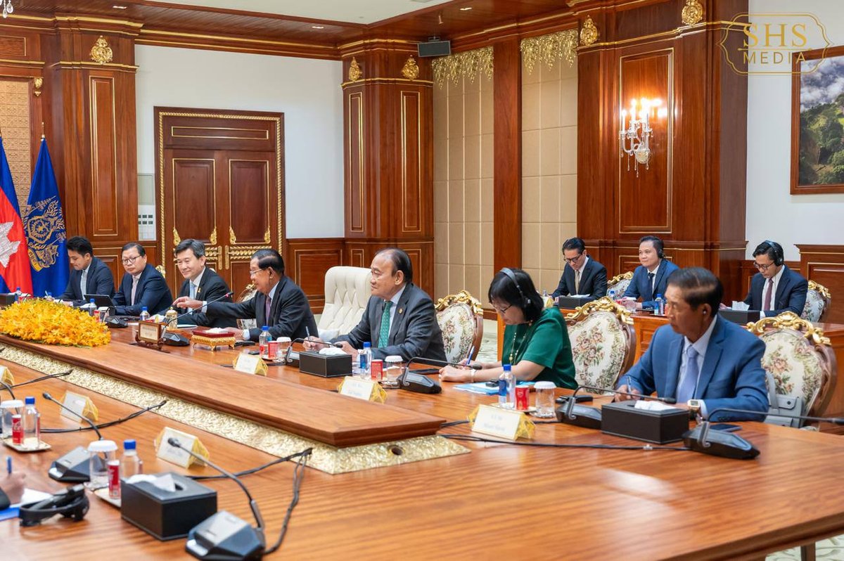 代国家元首洪森在金边会见欧盟驻柬埔寨大使兼缅甸特使，双方就缅
