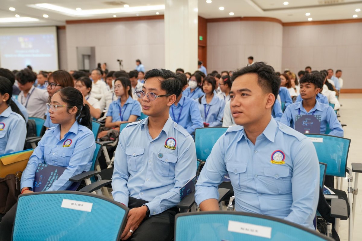 洪玛尼出席第六届柬埔寨4.0论坛 探讨AI对就业影响