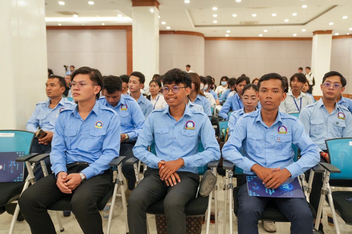 洪玛尼出席第六届柬埔寨4.0论坛 探讨AI对就业影响