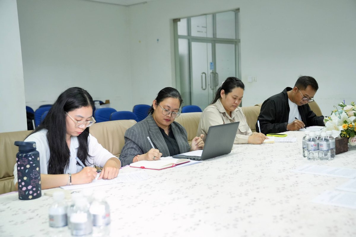 柬埔寨青年联合会与妇女部举行工作会谈 探讨青年参与合作