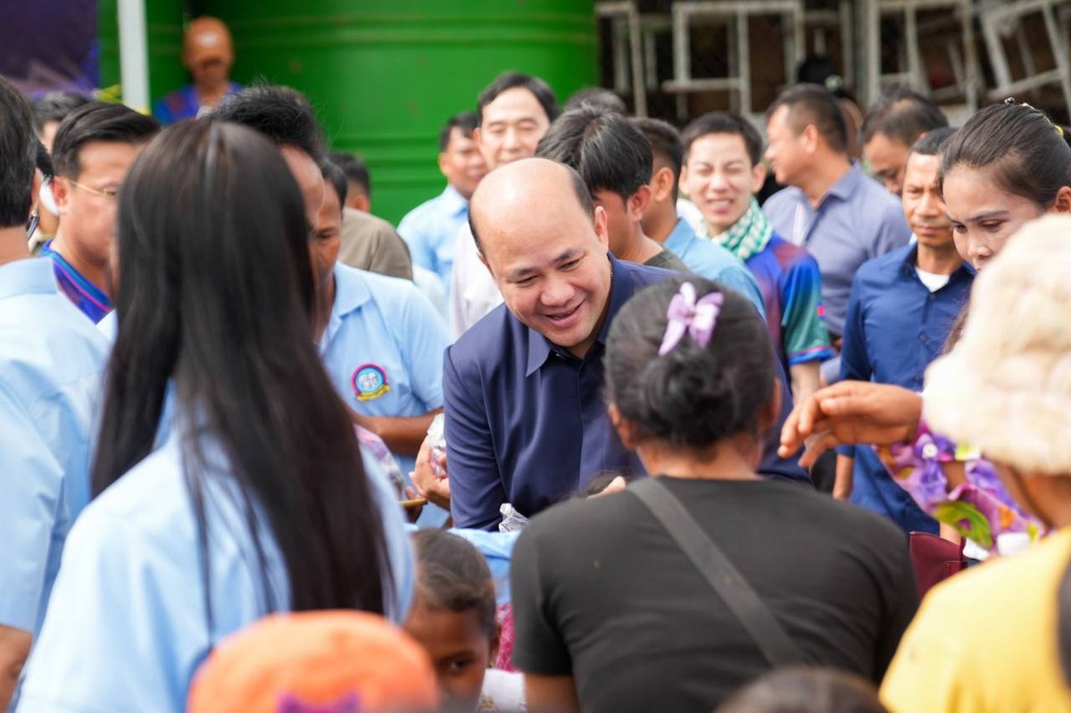 洪玛尼出席足球训练营 推广青少年体育运动