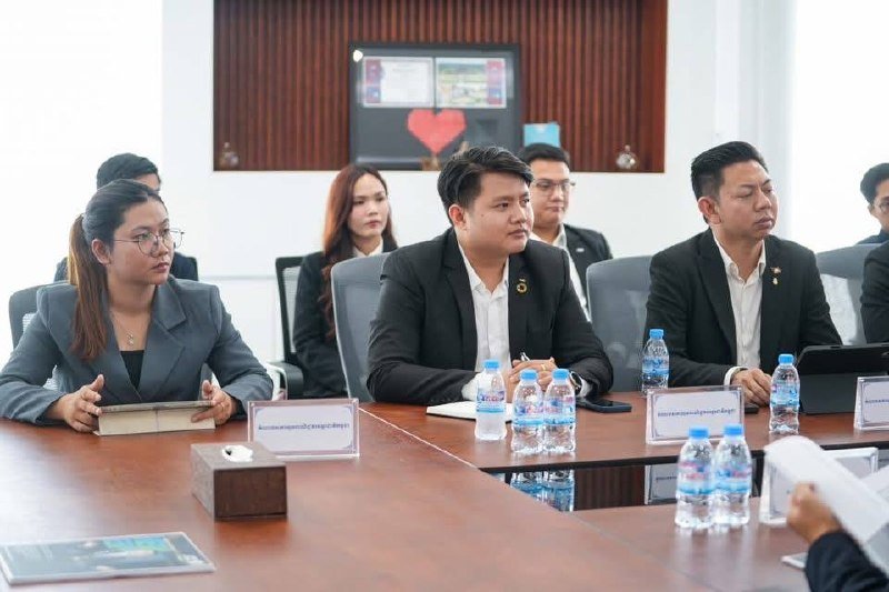 柬埔寨青年联合会与柬埔寨国际青年商会深化合作