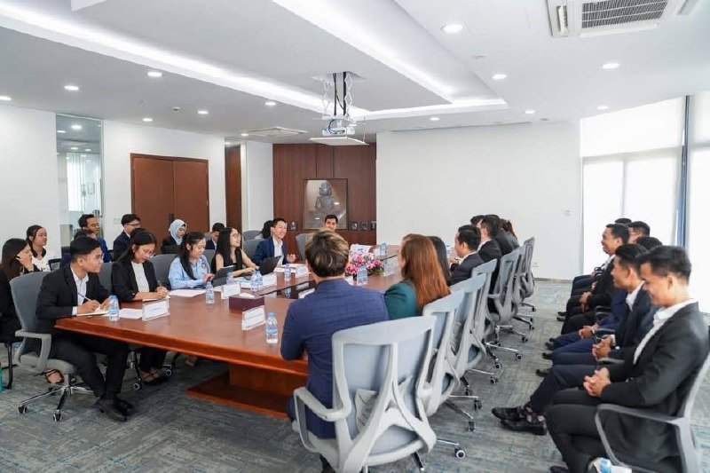 柬埔寨青年联合会与柬埔寨国际青年商会深化合作