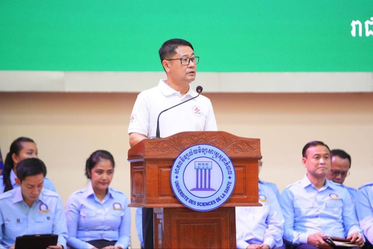 洪玛尼出席柬埔寨青年联合会志愿者医生座谈会