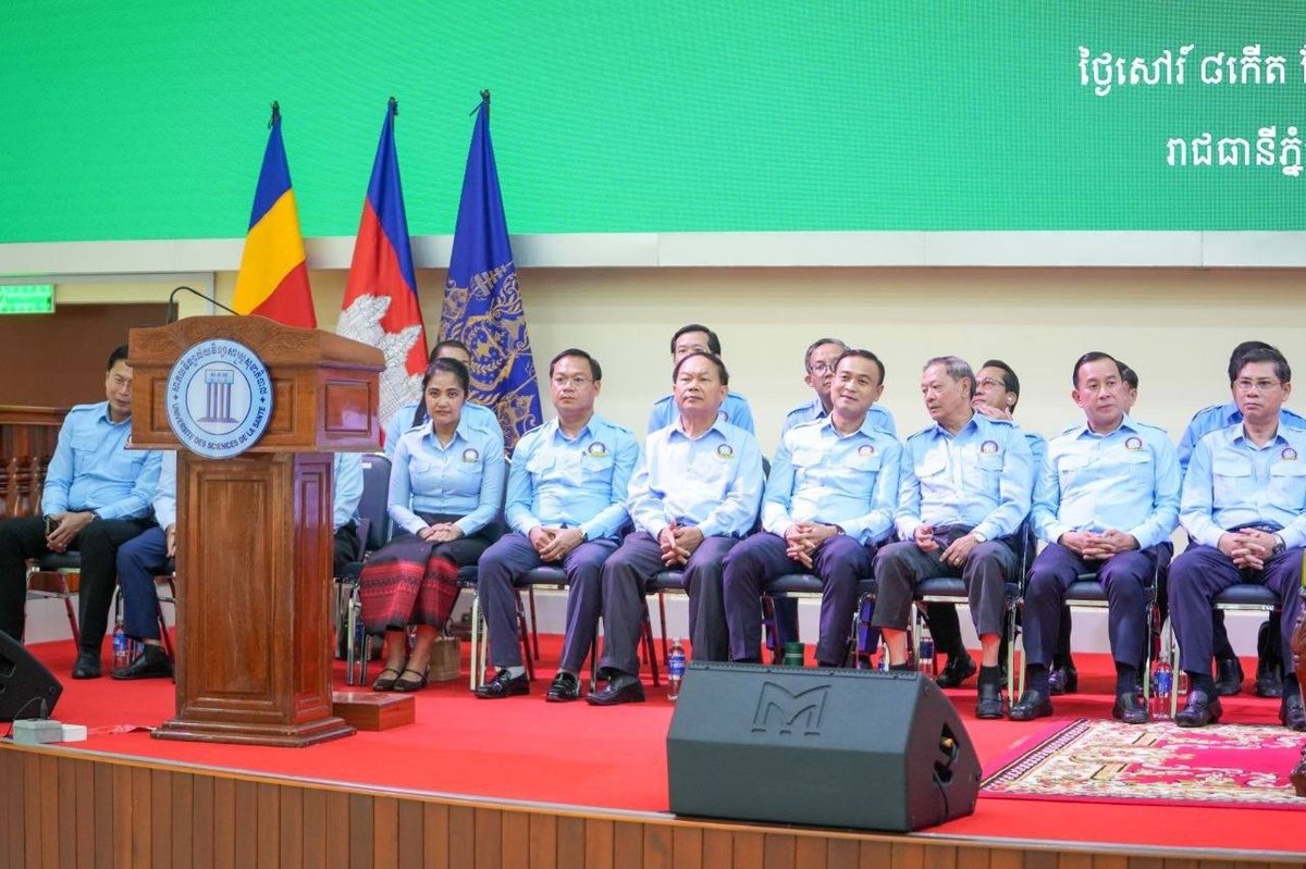 洪玛尼出席柬埔寨青年联合会志愿者医生座谈会