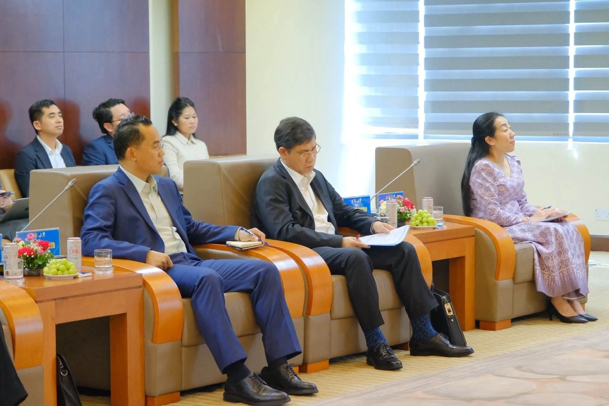 洪玛尼率团访问越南VNPT 考察数字政府管理