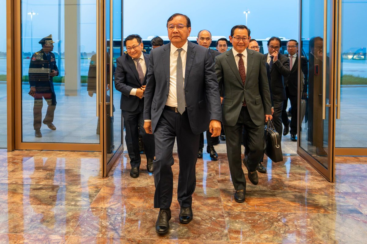 副总理布拉索昆结束新加坡调解会议回国