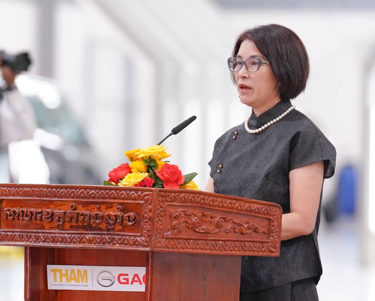 洪玛奈总理出席了位于磅清扬省的GAC汽车组装厂投产仪式,该工