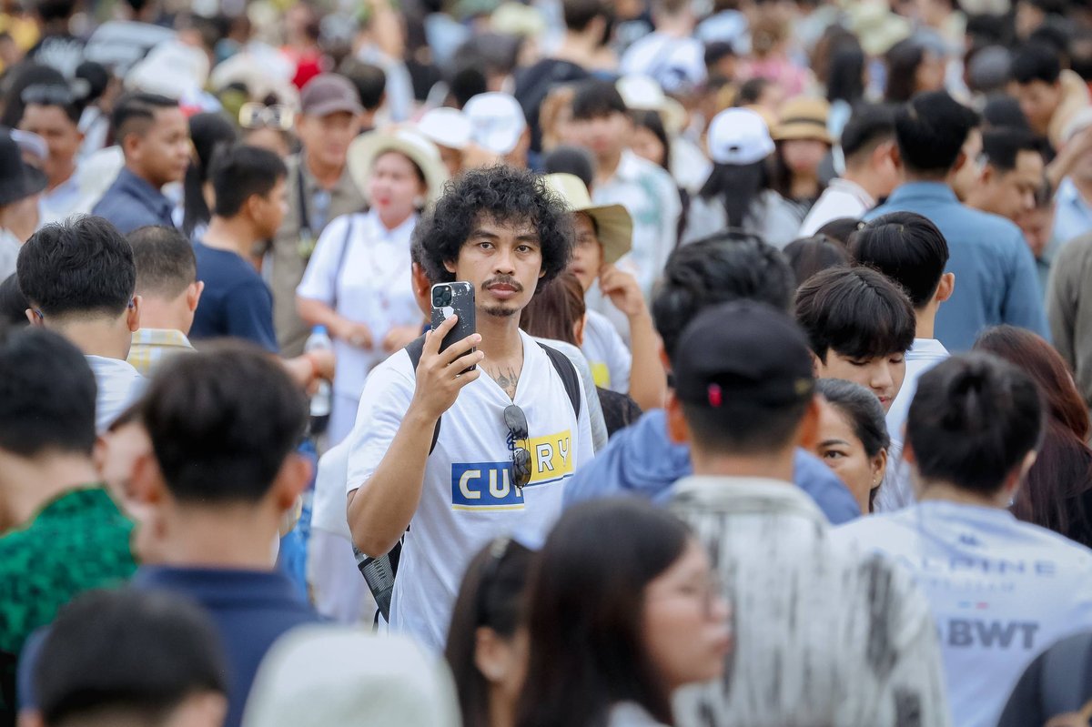 暹粒吴哥窟秋分日出景观吸引大批游客 旅游部高度重视