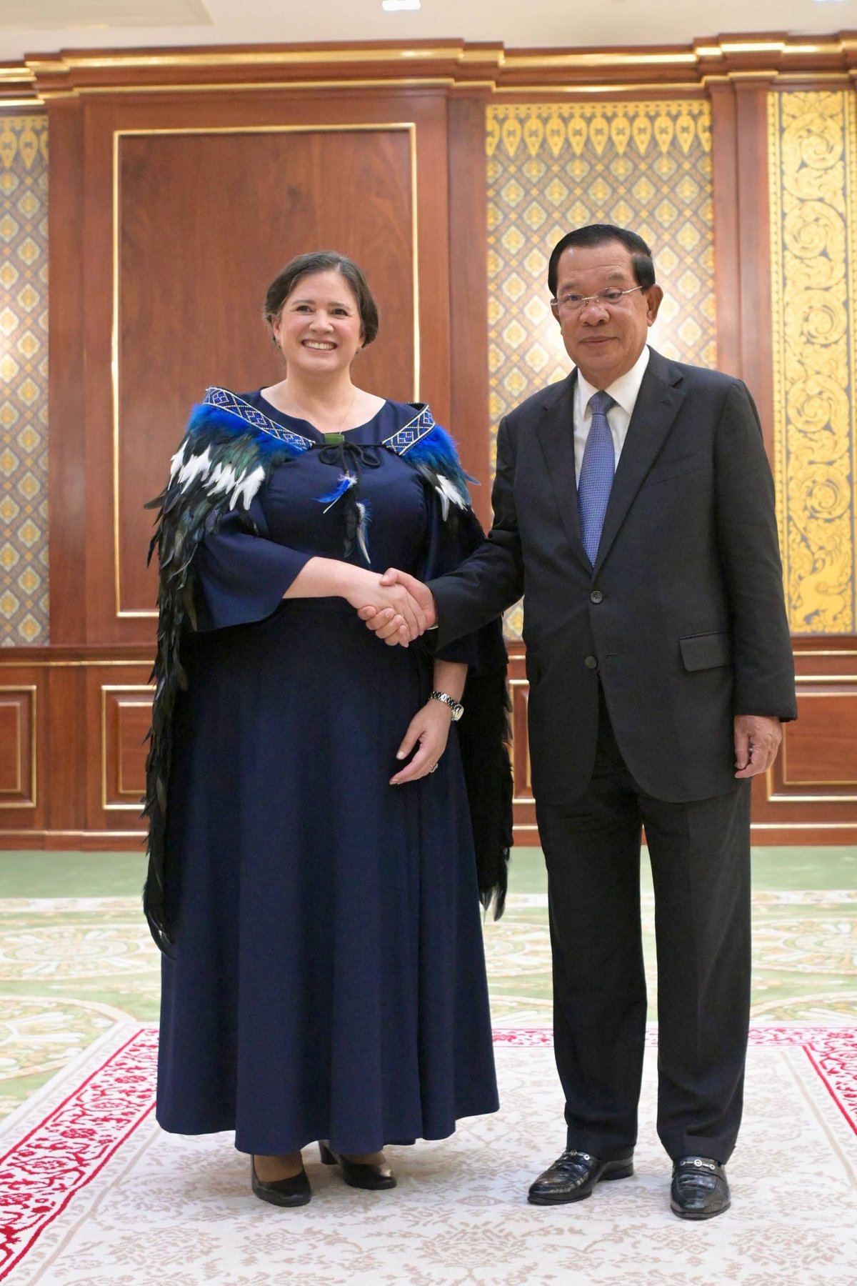 洪森会见新西兰新任驻柬大使