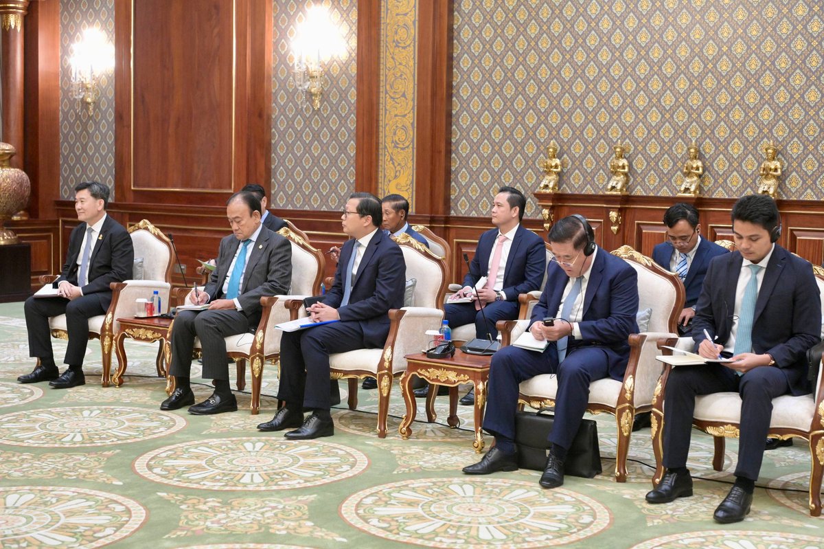 洪森会见新西兰新任驻柬大使