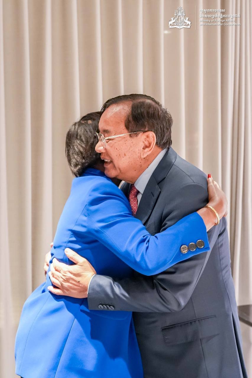 柬埔寨与OIF讨论第20届法语国家峰会筹备