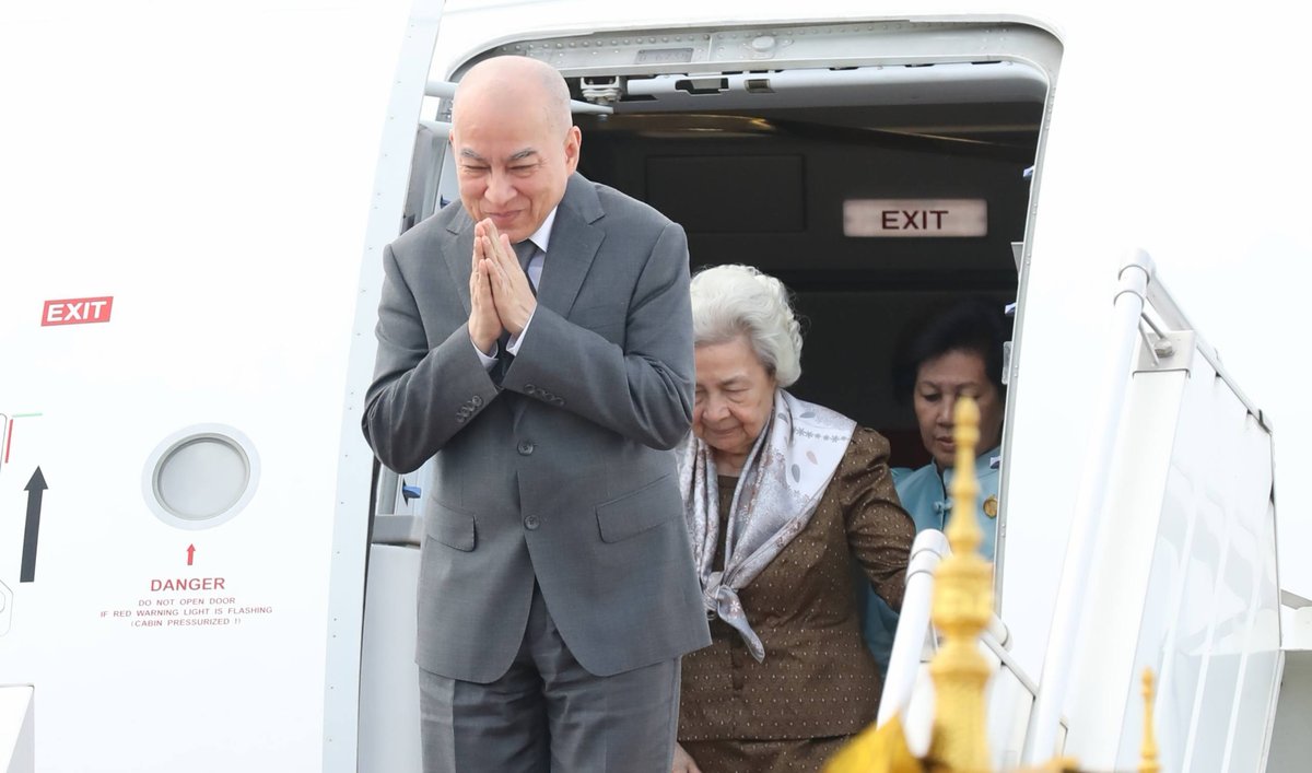 西哈莫尼国王与莫尼列太后结束在华体检回国