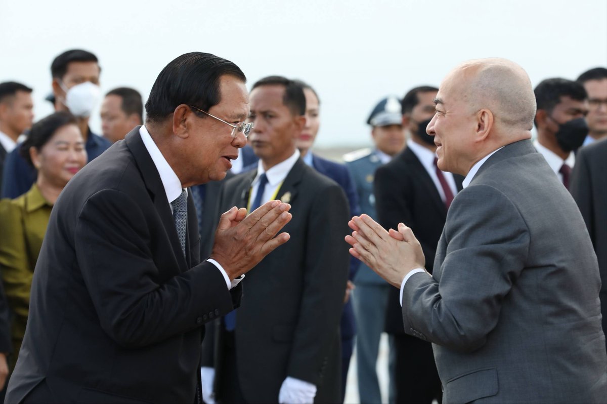 西哈莫尼国王与莫尼列太后结束在华体检回国
