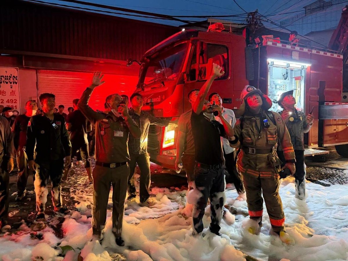 金边俄罗斯市场附近民宅突发火灾 暂无人员伤亡