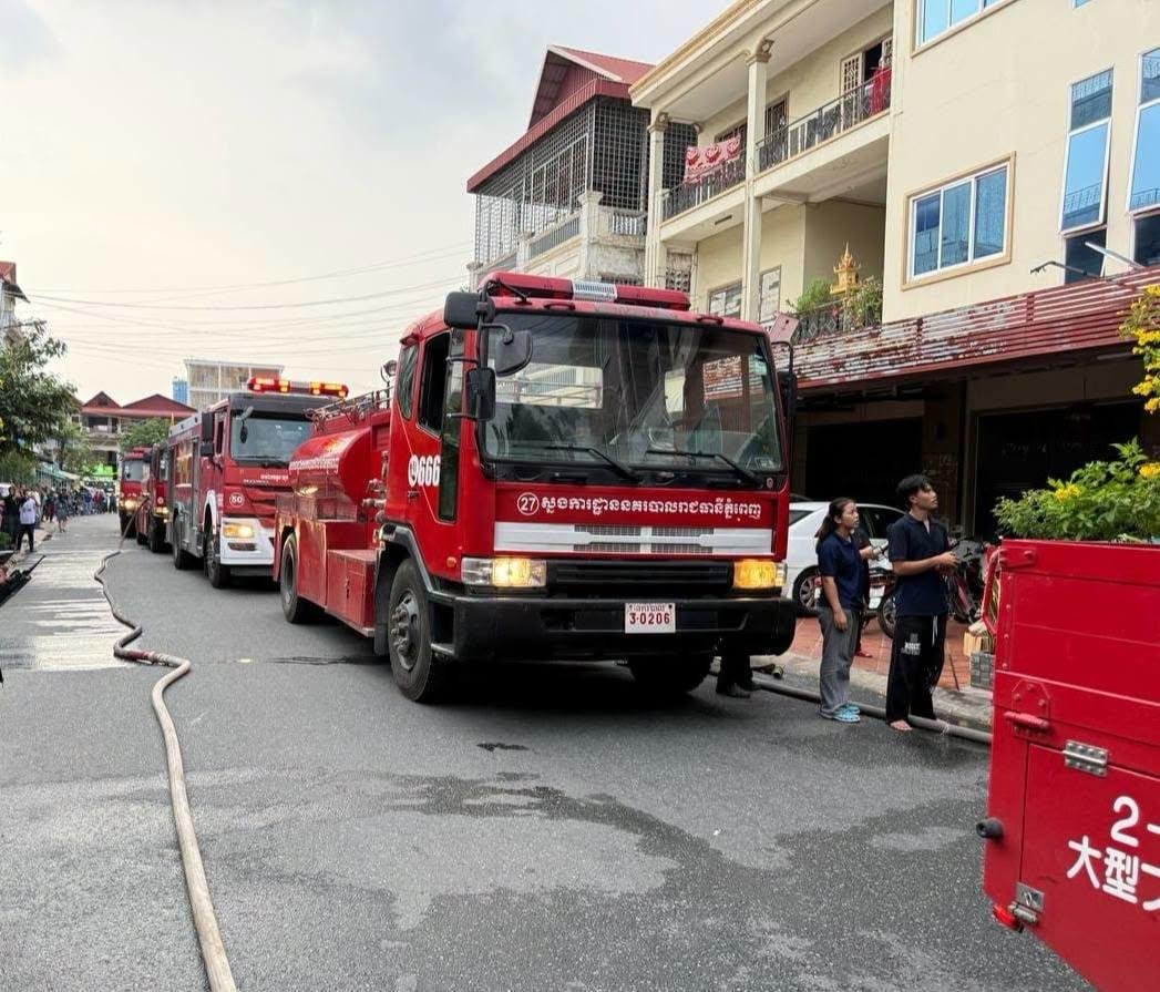 金边俄罗斯市场附近民宅突发火灾 暂无人员伤亡