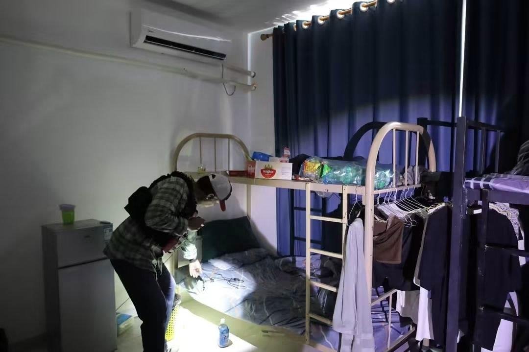 木牌查获电诈窝点 20名外国人被控制