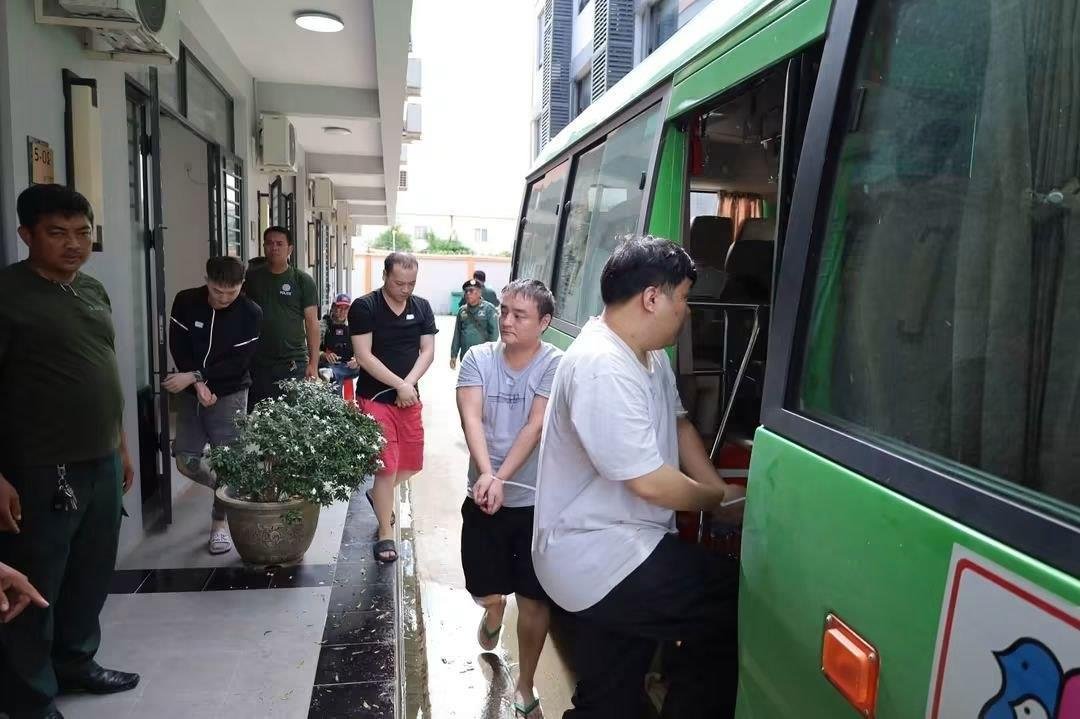木牌查获电诈窝点 20名外国人被控制