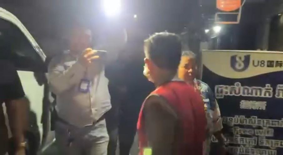 金边警方突击检查涉黄旅馆 逮捕2名经营者并查封