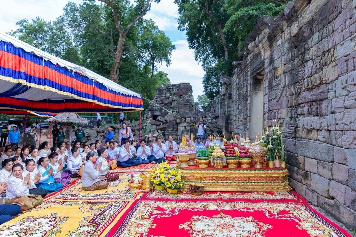 柬埔寨高层官员赴班迭奇马寺祈福 祈求国家安宁