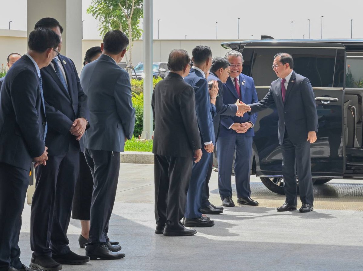 柬埔寨卫生部部长率团前往马来西亚吉隆坡,出席第17届东盟卫生