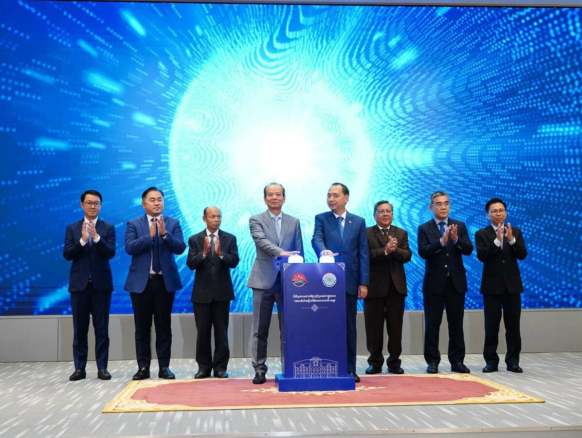 新闻部与邮电部联合推出省市新闻门户网站