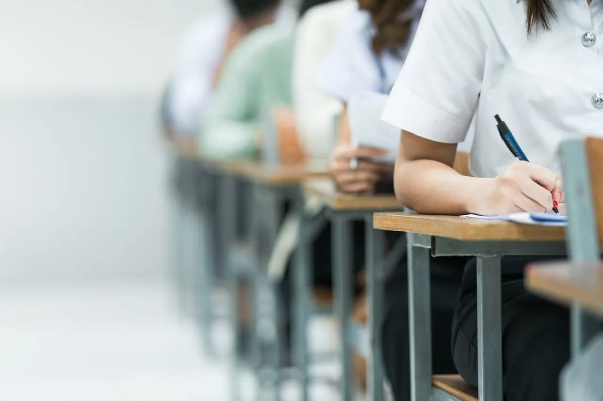 泰国学生贷款基金告急 数千名学生面临失学