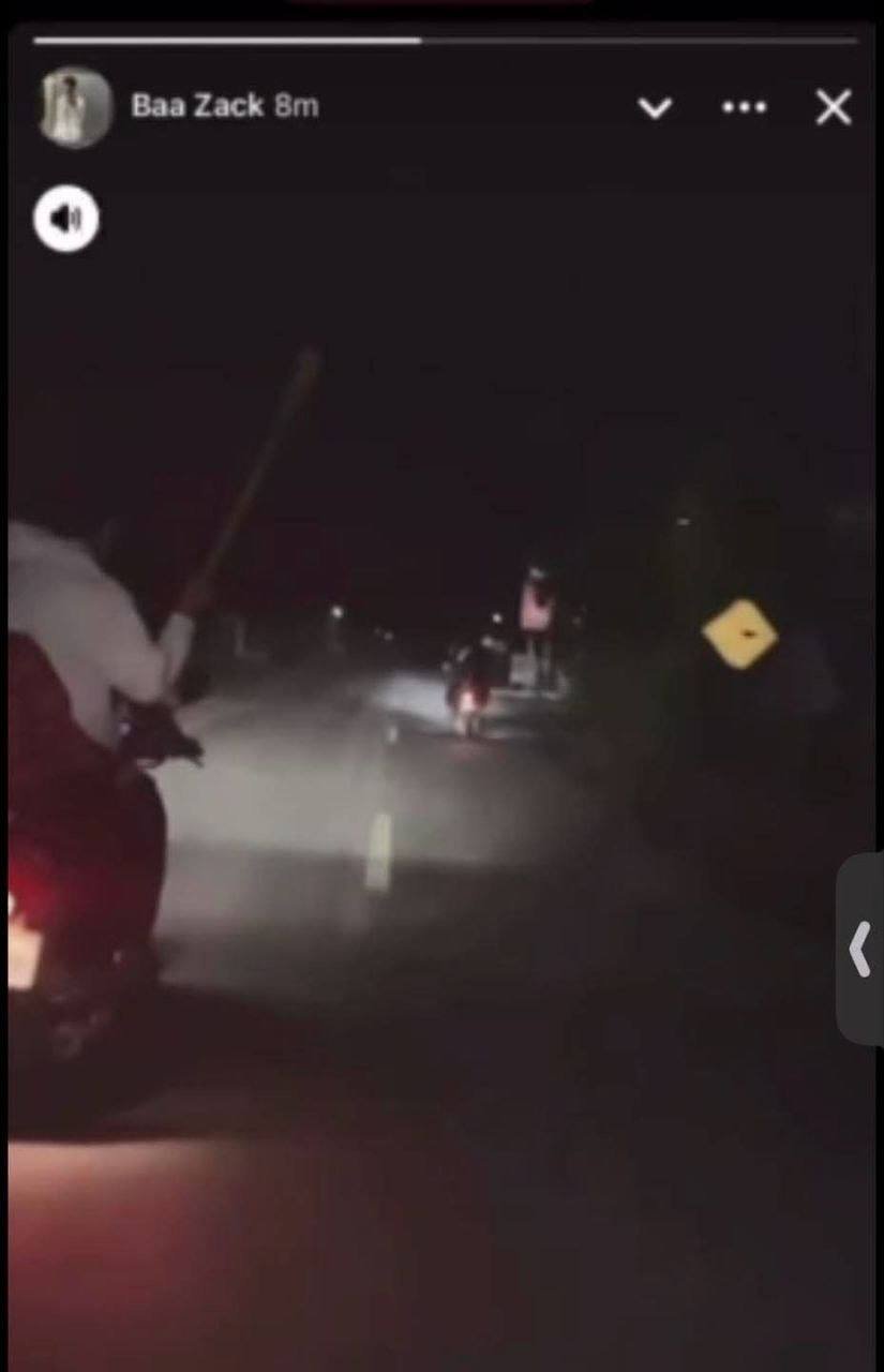 干拉省警方在磅罗县抓获5名自称“PT”的青少年团伙成员,涉嫌