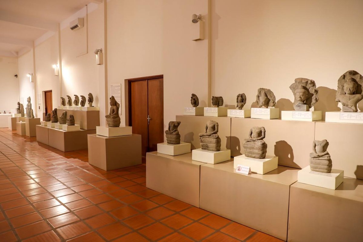 西哈努克吴哥博物馆展出274件珍贵佛像