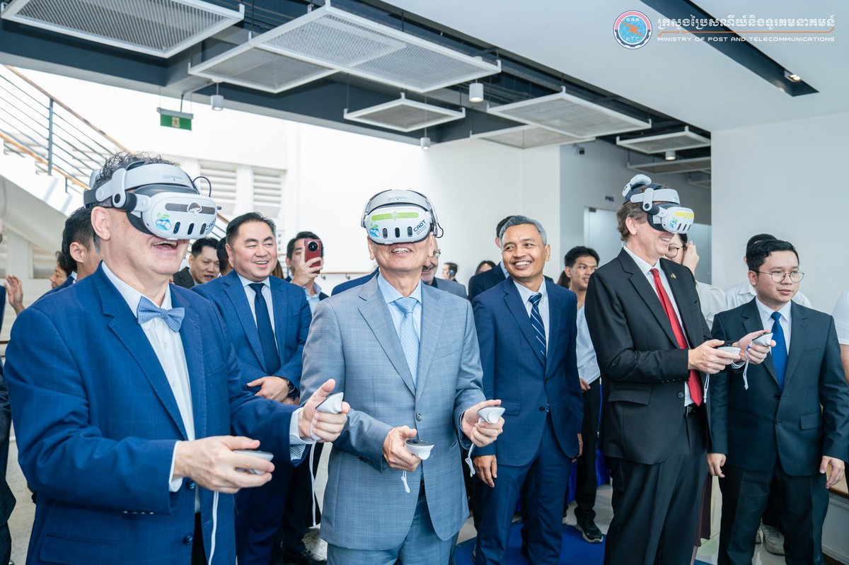 柬埔寨邮电部举办VR技术竞赛 提升青年数字技能