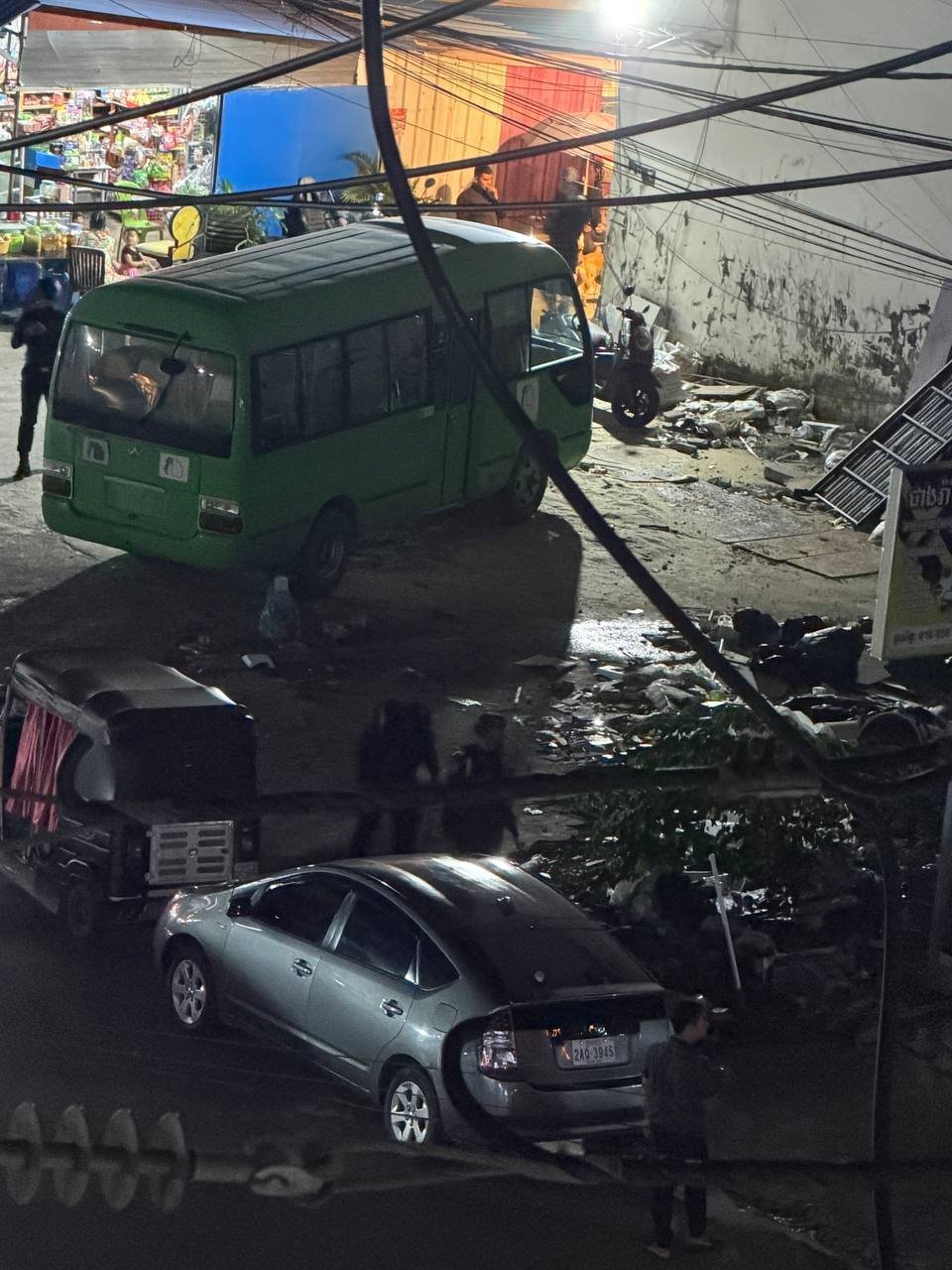 西港长城区域突发宪兵队封锁行动,现场有大巴车停靠,具体原因不