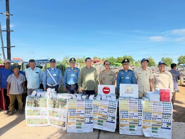 暹粒省加强农用拖拉机交通法规宣传 提升农村安全