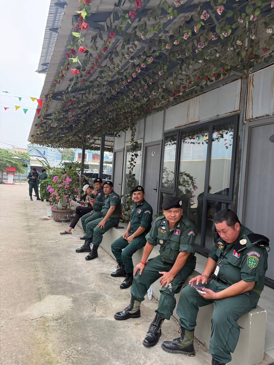 巴域市查处网络诈骗窝点 3人被捕查获大量设备