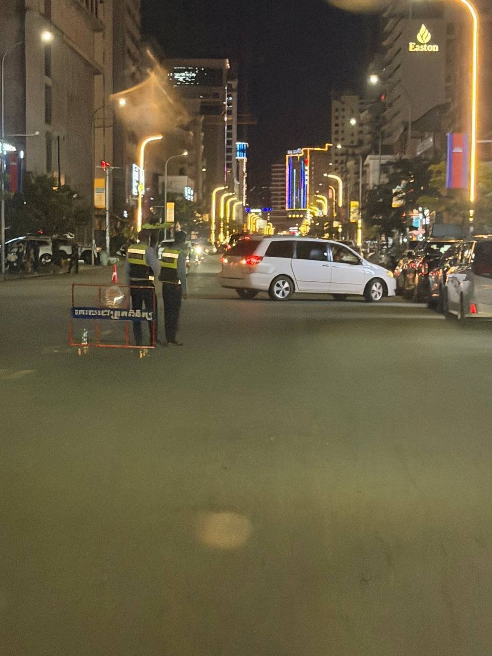 西港近期频繁查验护照及车辆 建议随身携带证件
