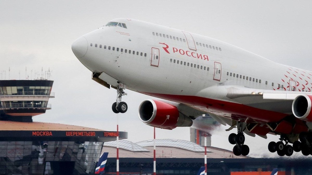 乌克兰总统威胁制裁在俄领空运营的航空公司