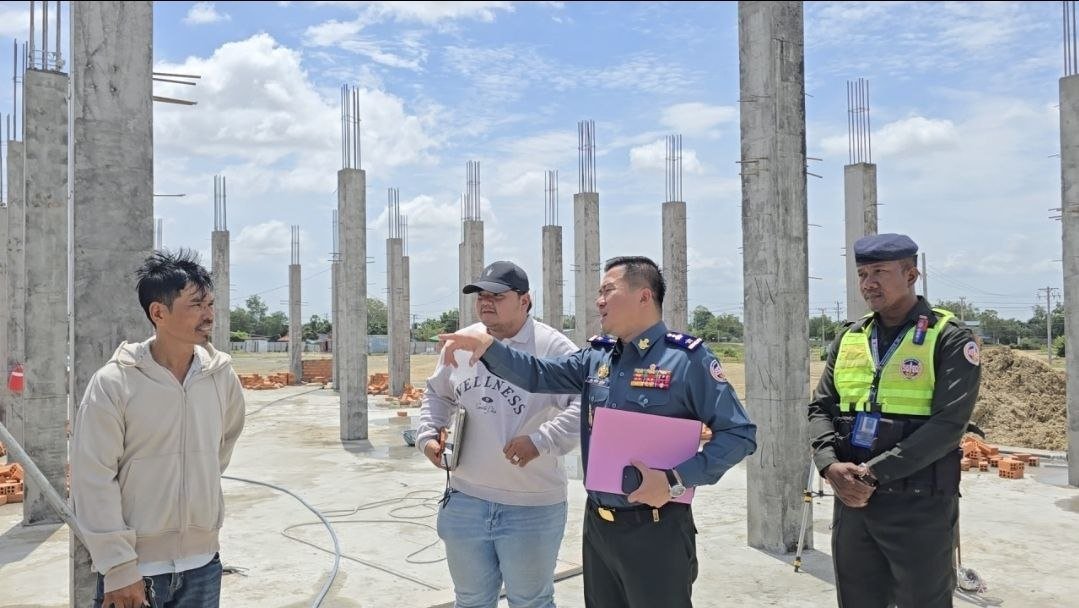 实居省宪兵司令孟顺视察了新建宪兵司令部办公大楼的施工进度,要