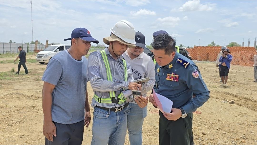 实居省宪兵司令孟顺视察了新建宪兵司令部办公大楼的施工进度,要