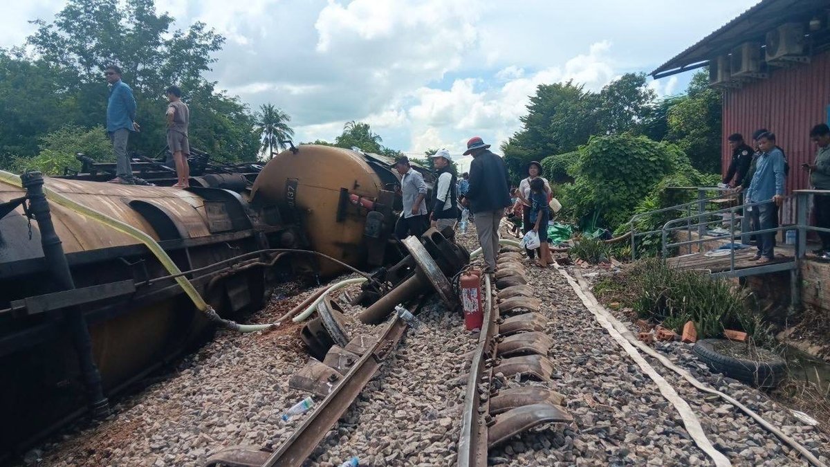柬埔寨燃油列车脱轨路段修复完毕 铁路运输恢复
