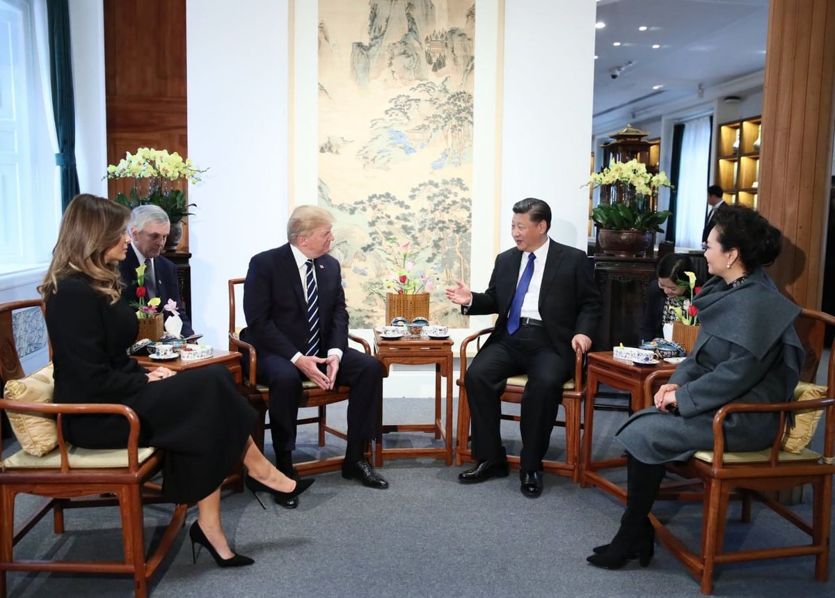 中美领导人举行茶叙会晤 强调外交沟通