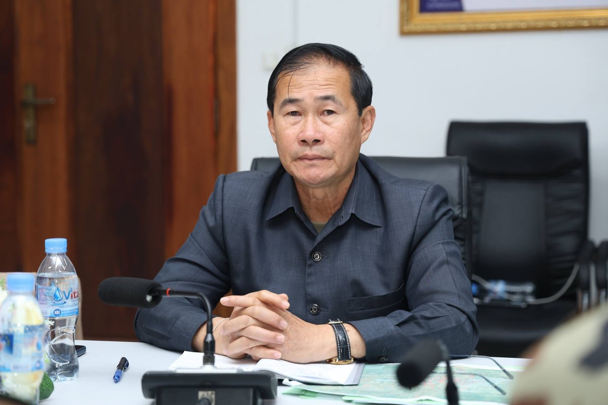 干拉省省长视察洞里萨湖,重点检查非法捕捞整治进度,强调保护水