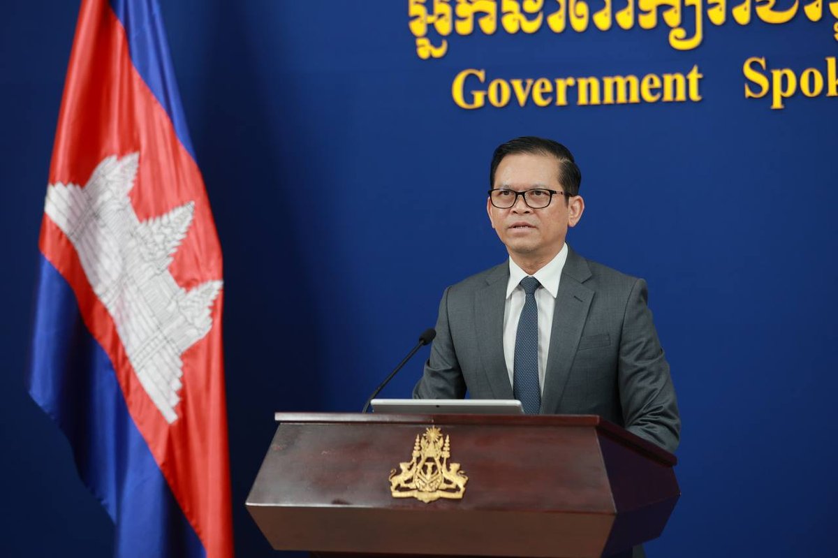 柬埔寨政府发言人彭波纳表示,政府下基层慰问并救助民众是政府的